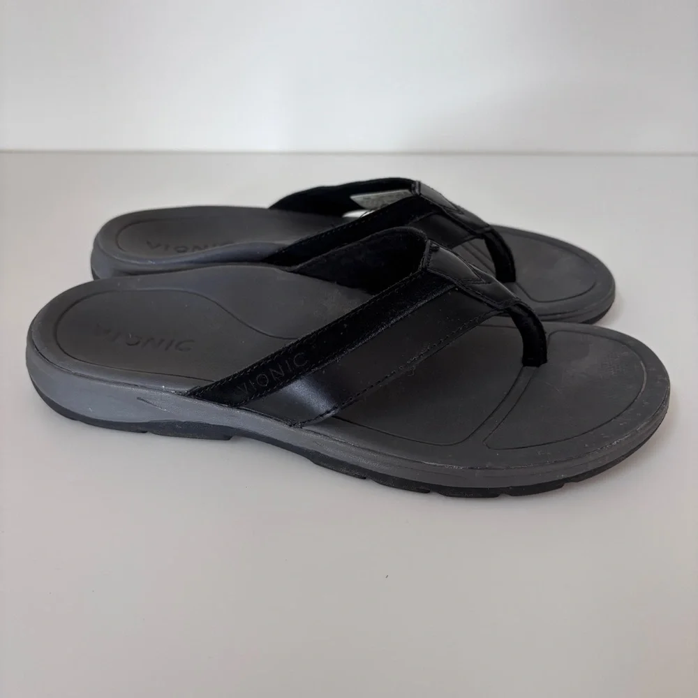 Vionic Men's Dennis Black Leather Flip Flops Sz 7